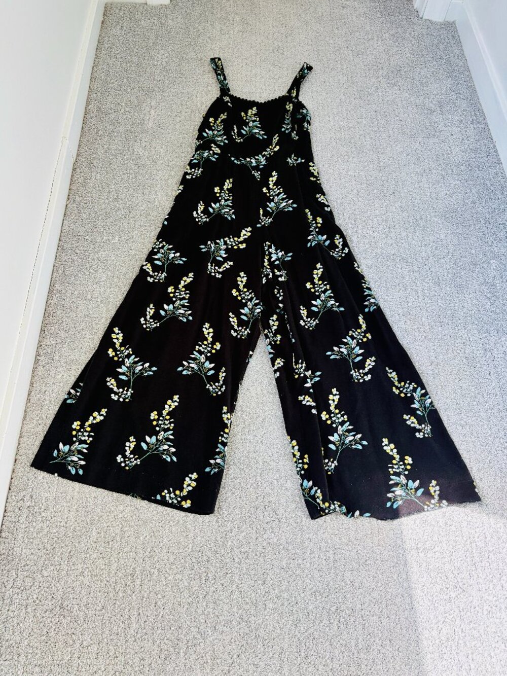 Loft Black Floral Cropped Jumpsuit, Wide Straps, Smock Back, Pockets, XS